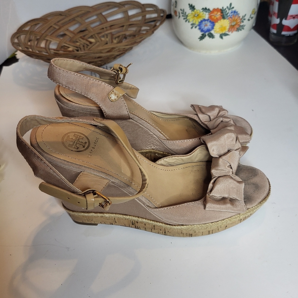 Tory burch penny wedges